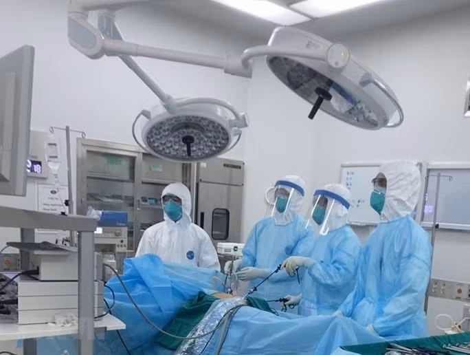 Những bác sĩ, nhân viên y tế Bệnh viện Bệnh Nhiệt đới Trung ương cơ sở 2 điều trị cho bệnh nhân Covid-19 nặng - Ảnh: TTXVN Những bác sĩ, nhân viên y tế Bệnh viện Bệnh Nhiệt đới Trung ương cơ sở 2 điều trị cho bệnh nhân Covid-19 nặng - Ảnh: TTXVN