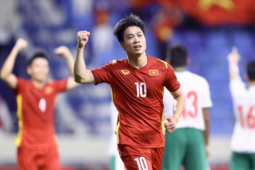 Công Phượng ghi bàn đầu tiên cho tuyển Việt Nam tại vòng loại World Cup 2022 và là bàn thứ 2 của anh tại sân Al Maktoum. Ảnh: Mỹ Trang.