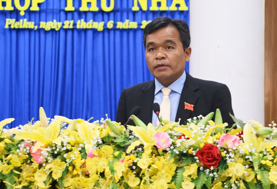 Ủy viên Ban Chấp hành Trung ương Đảng, Bí thư Tỉnh ủy, Trưởng đoàn đại biểu Quốc hội tỉnh phát biểu chỉ đạo tại kỳ họp
