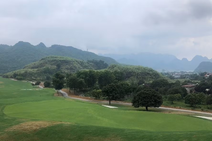 Bộ Kế hoạch và Đầu tư vừa bãi bỏ 2 thủ tục liên quan đến đầu tư sân golf. Ảnh: MPI