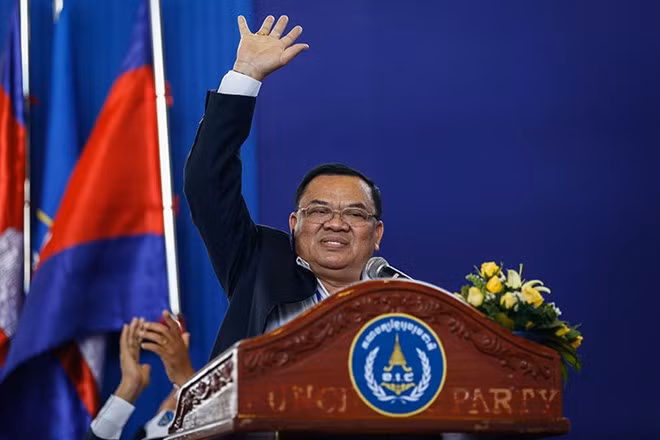 Ông Nhek Bun Chhay.
