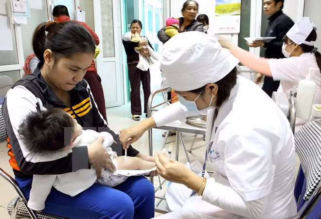 Cần đưa trẻ đi tiêm chủng đầy đủ để phòng, tránh dịch bệnh bạch hầu.
