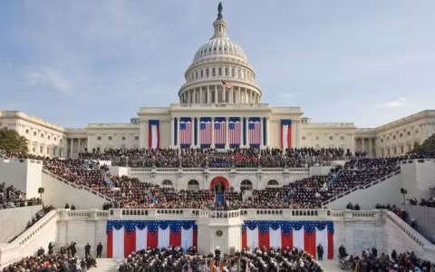 Toàn cảnh lễ nhậm chức của Tổng thống Mỹ Barack Obama hồi năm 2009. Toàn cảnh lễ nhậm chức của Tổng thống Mỹ Barack Obama hồi năm 2009.