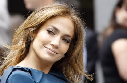 Nữ ca sĩ xinh đẹp Jennifer Lopez. Ảnh: Reuters Nữ ca sĩ xinh đẹp Jennifer Lopez. Ảnh: Reuters