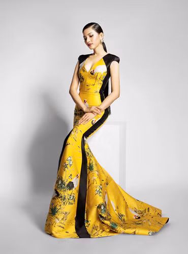 Trương Thị May vẫn giữ phong độ với phong cách chụp ảnh với thần thái và biểu cảm tốt. Cô luôn là lựa chọn hàng đầu cho những buổi chụp ảnh thời trang. 2