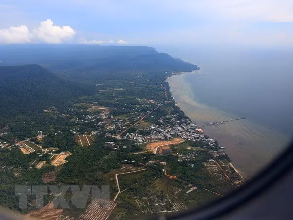 Một góc huyện đảo Phú Quốc. (Ảnh TTXVN) Một góc huyện đảo Phú Quốc. (Ảnh TTXVN)
