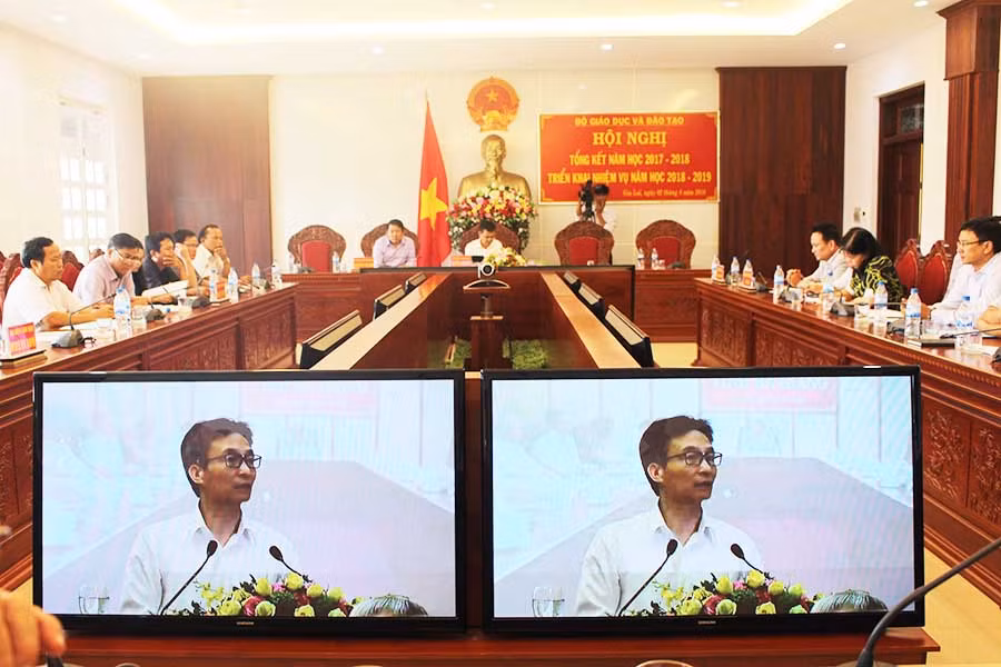 Quang cảnh hội nghị tại UBND tỉnh. Ảnh: Nguyễn Giang