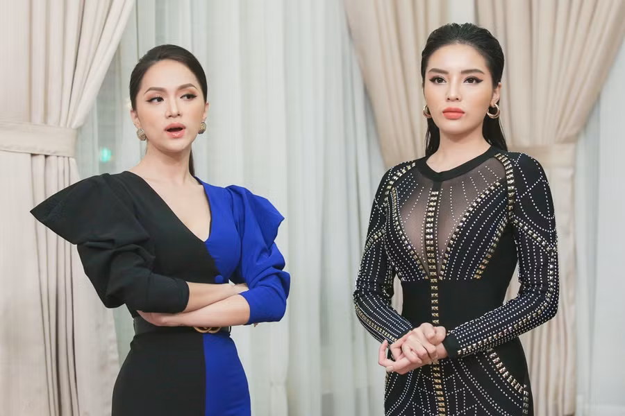 Từ những hình ảnh mới nhất từ phía ban tổ chức, Hoa hậu Hương Giang không hề tỏ ra "lép vế" trước đàn chị Từ những hình ảnh mới nhất từ phía ban tổ chức, Hoa hậu Hương Giang không hề tỏ ra