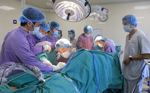Ca phẫu thuật tạo hình thành công, mang lại cơ hội làm mẹ cho bệnh nhân. Ca phẫu thuật tạo hình thành công, mang lại cơ hội làm mẹ cho bệnh nhân.
