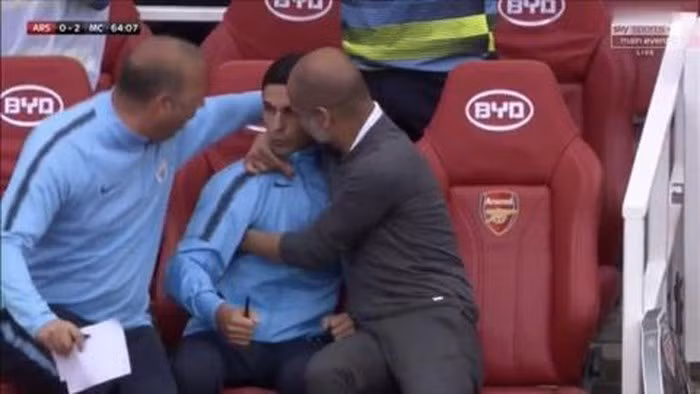 Pep chúc mừng Mikel Arteta với những tư vấn chuẩn xác