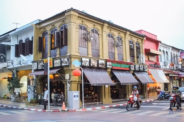 Old Town Phuket là một thành phố cổ của đất nước Thái Lan. Old Town Phuket là một thành phố cổ của đất nước Thái Lan.