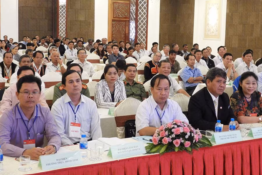 Lãnh đạo tỉnh tham dự hội nghị . Ảnh: Thanh Nhật