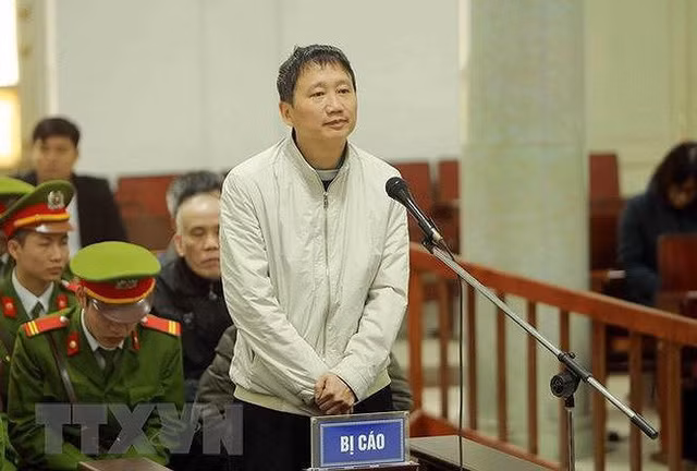 Trịnh Xuân Thanh bị tuyên án tù chung thân về tội “Tham ô tài sản” trong đó có việc chuyển nhượng cổ phần bất động sản tại dự án Nam Đàn Plaza. Ảnh: TTXVN. Trịnh Xuân Thanh bị tuyên án tù chung thân về tội “Tham ô tài sản” trong đó có việc chuyển nhượng cổ phần bất động sản tại dự án Nam Đàn Plaza. Ảnh: TTXVN.