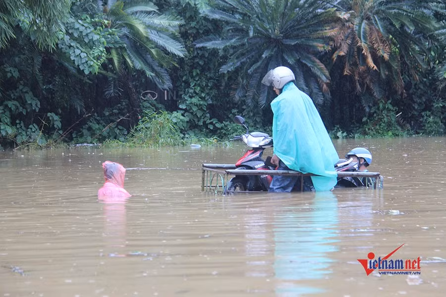 Mưa lớn tiếp tục xảy ra tại nhiều tỉnh trên cả nước