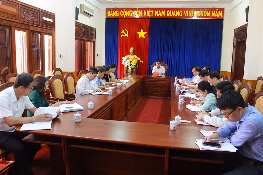 Quang cảnh buổi làm việc. Ảnh: Hồng Thi