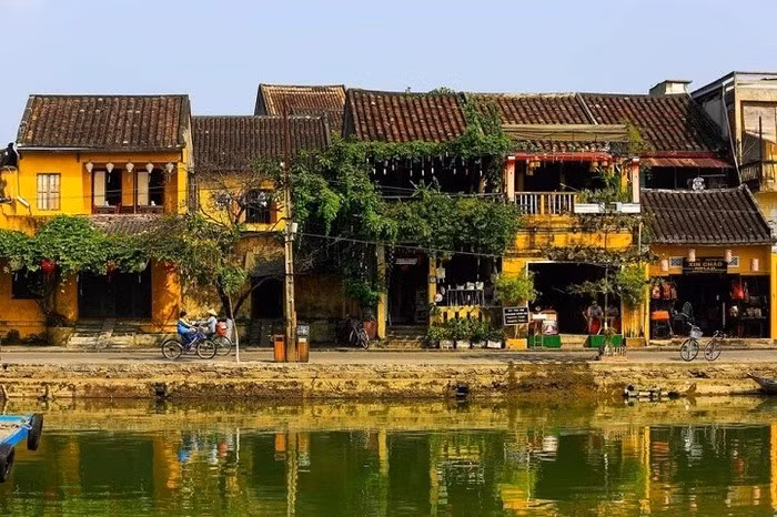Hội An là một thành phố mà du khách không thể bỏ qua. Hội An là một thành phố mà du khách không thể bỏ qua.