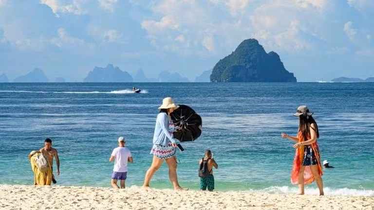 Phuket được mệnh danh là thiên đường nghỉ dưỡng ở Thái Lan. Ảnh: AFP