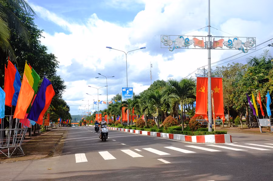 Nhờ thực hiện tốt Nghị quyết Trung ương 4 kinh tếp-xã hội huyện Chư Prông ngày càng phát triển.