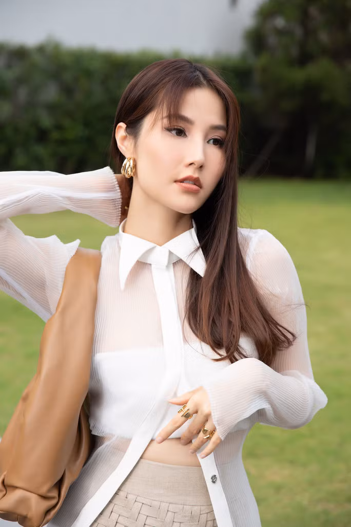 Vẻ đẹp rạng rỡ của Diễm My 9X trong các loạt ảnh thời trang