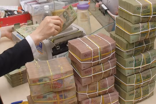 Ngân hàng Nhà nước quy định rõ các biện pháp đôn đốc, thu hồi nợ phù hợp với đặc thù của khách hàng, quy định của pháp luật và không bao gồm biện pháp đe dọa đối với khách hàng. Ngân hàng Nhà nước quy định rõ các biện pháp đôn đốc, thu hồi nợ phù hợp với đặc thù của khách hàng, quy định của pháp luật và không bao gồm biện pháp đe dọa đối với khách hàng.