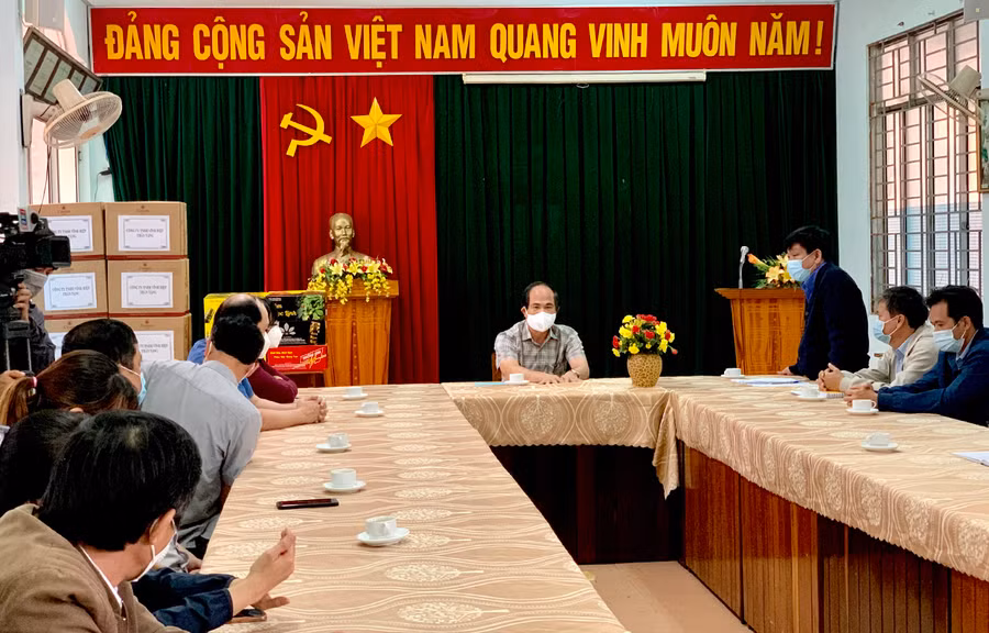 Ông Hồ Ngọc Gia-Giám đốc CDC Gia Lai báo cáo công việc tại Trung tâm thời gian qua. Ảnh: Như Nguyện Ông Hồ Ngọc Gia-Giám đốc CDC Gia Lai báo cáo công việc tại CDC Gia Lai thời gian qua. Ảnh: Như Nguyện