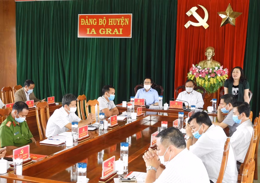 Quang cảnh hội nghị Ban Chấp hành Đảng bộ huyện. Ảnh: Thanh Nhật