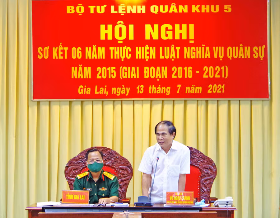 Chủ tịch BND tỉnh phát biểu tham luận tại hội nghị