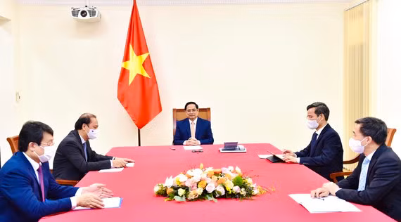 Thủ tướng Phạm Minh Chính điện đàm với Thủ tướng nước Cộng hòa Cuba Manuel Marrero Cruz. Ảnh: VGP