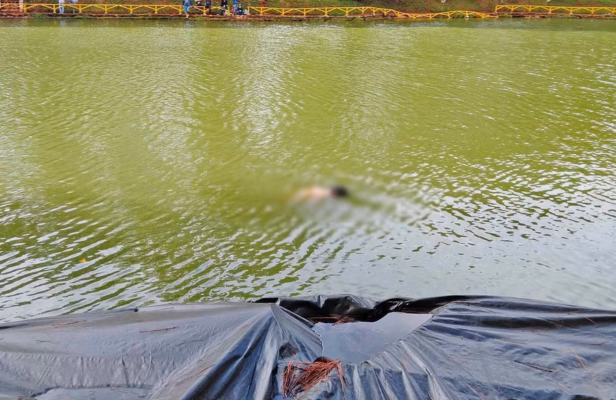Người dân câu cá tại hồ Diên Hồng đã phát hiện thi thể nổi anh Đ. trên mặt nước. Ảnh: Văn Ngọc