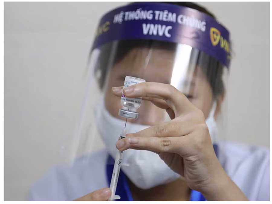 Tiêm phòng Covid-19. ĐẬU TIẾN ĐẠT