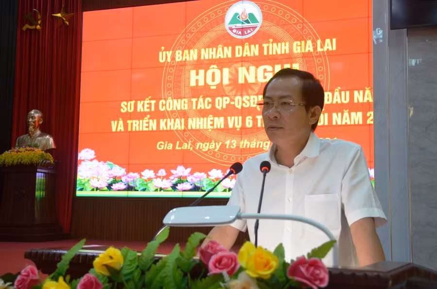 Đồng chí Đỗ Tiến Đông phát biểu tại hội nghị. Ảnh: Vĩnh Hoàng