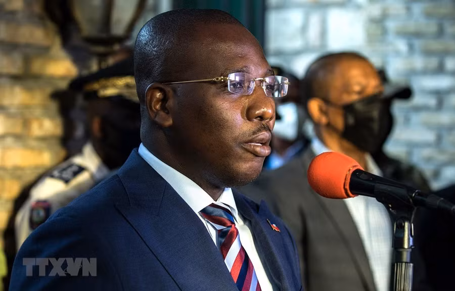 Thủ tướng lâm thời Haiti Claude Joseph trong cuộc họp báo ở Port-au Prince ngày 11/7/2021. (Ảnh: AFP/TTXVN)