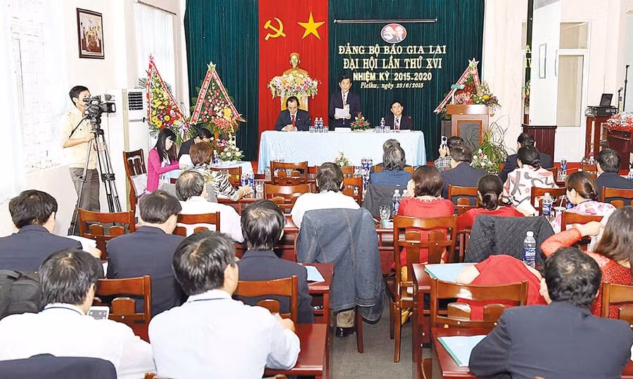 Đại hội Đảng bộ Báo Gia Lai nhiệm kỳ 2015-2020. Ảnh: Đ.T Đại hội Đảng bộ Báo Gia Lai nhiệm kỳ 2015-2020. Ảnh: Đ.T