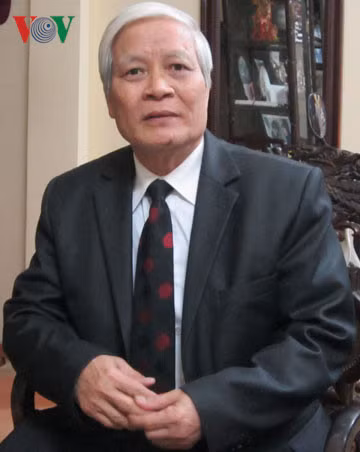 Tiến sĩ Nguyễn Viết Chức Tiến sĩ Nguyễn Viết Chức