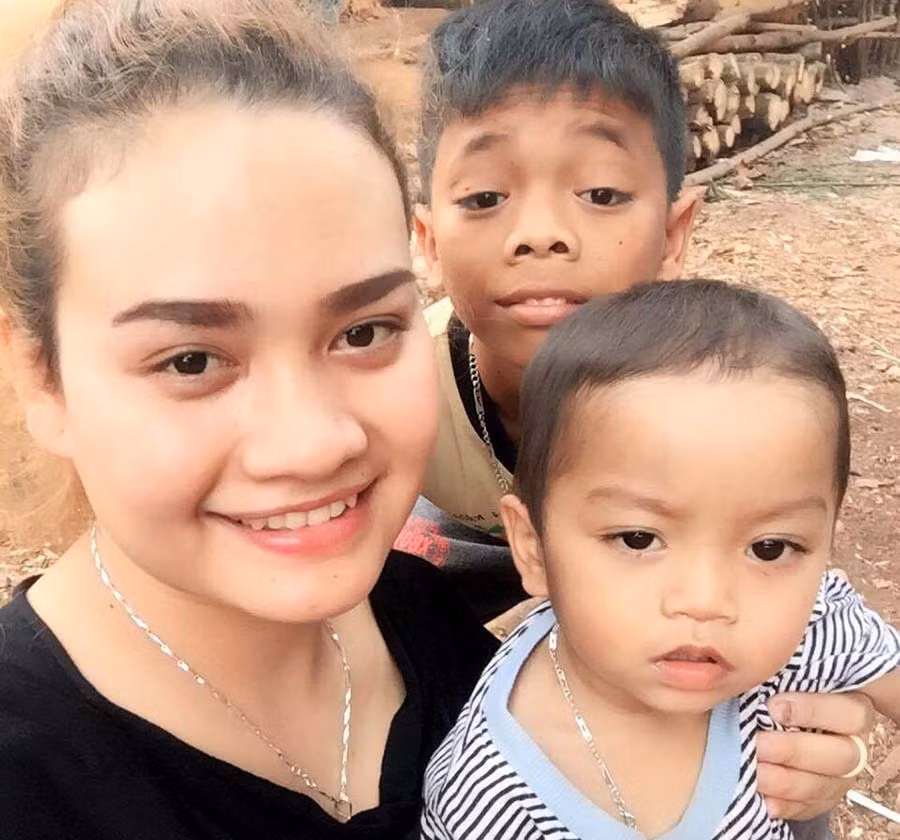 Y Byen và 2 con nuôi. Ảnh: P.L