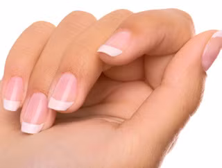  Bộ móng trơn láng cho thấy tình trạng sức khỏe khả quan, và ngược lại.
