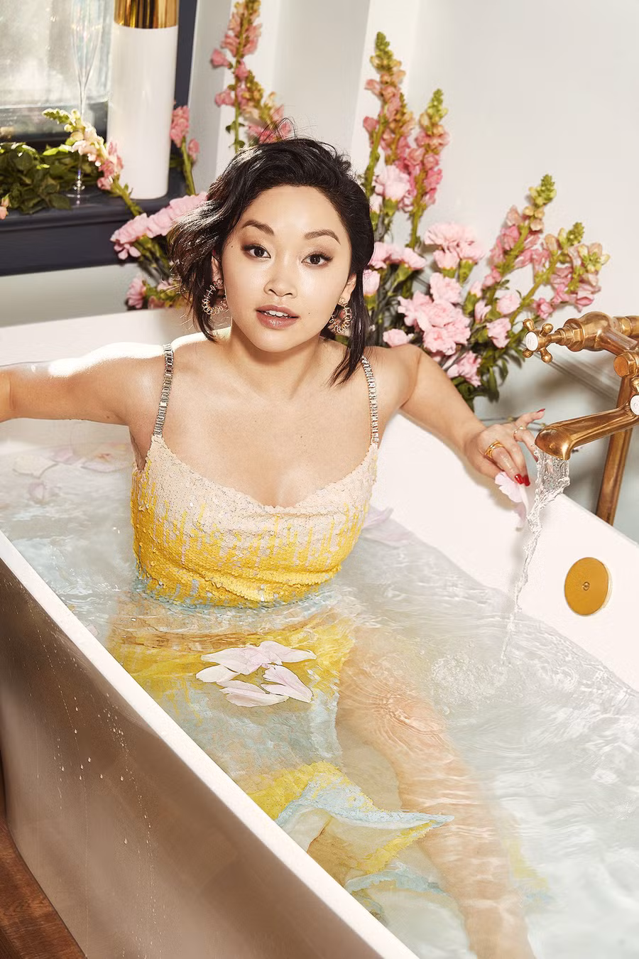 Lana Condor trở thành sao nhờ To all the boys I've loved before - Ảnh: COSMOPOLITAN