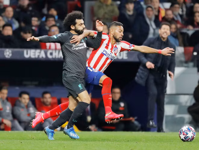 LIverpool (áo đen) đã không thể vượt qua đội chủ nhà - Reuters