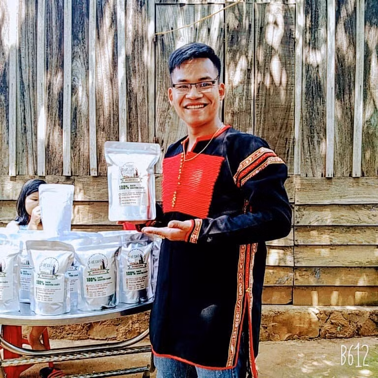  Y Pốt Niê là người tạo ra thương hiệu Cafe Ê Đê. Ảnh: NVCC