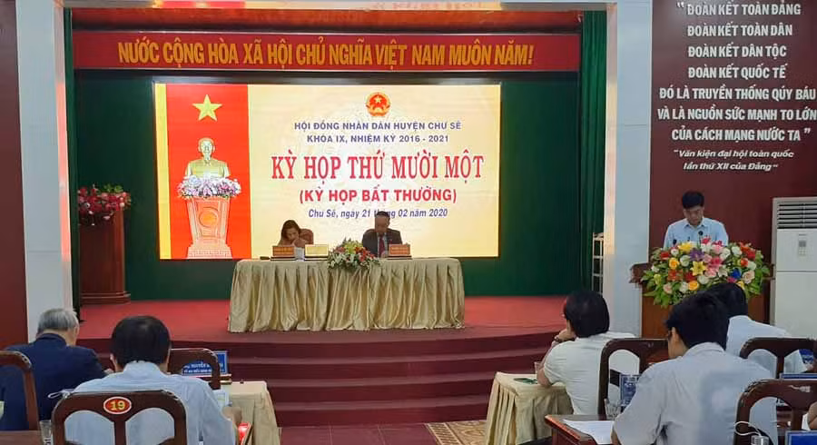  Quang cảnh kỳ họp thứ 11 HĐND huyện Chư Sê. Ảnh: Hoàng Viên