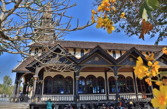 Nhà thờ là công trình kiệt tác bằng gỗ mang phong cách Basilica duy nhất còn lại trên thế giới.(Ảnh: Thành Đạt/TTXVN)