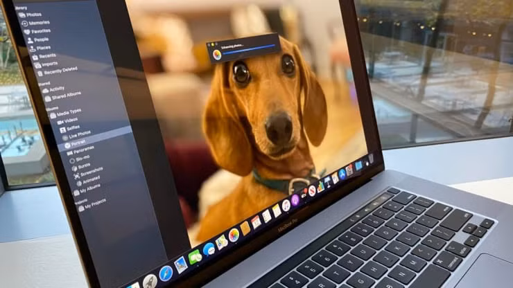 Mẫu máy tính MacBook Pro. (Nguồn: CNBC)