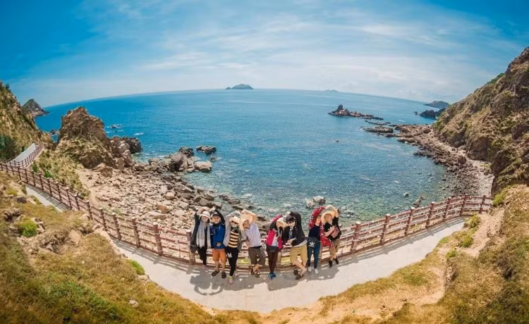 Eo Gió ở Quy Nhơn (Bình Định) là một điểm check-in thú vị của giới trẻ.