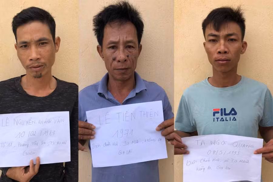Các đối tượng (từ trái qua): Lê Nguyễn Khánh Vân, Lê Tiến Thiện và Tạ Ngọc Quang. Ảnh: Thu Uyên