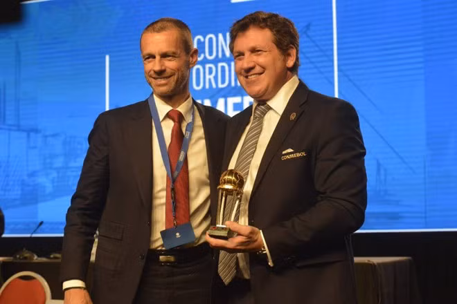 Hai người đứng đầu UEFA và CONMEBOL đã bắt tay hợp tác - CHỤP MÀN HÌNH