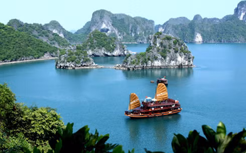 Vịnh Hạ Long - di sản thiên nhiên của thế giới. Vịnh Hạ Long - di sản thiên nhiên của thế giới.