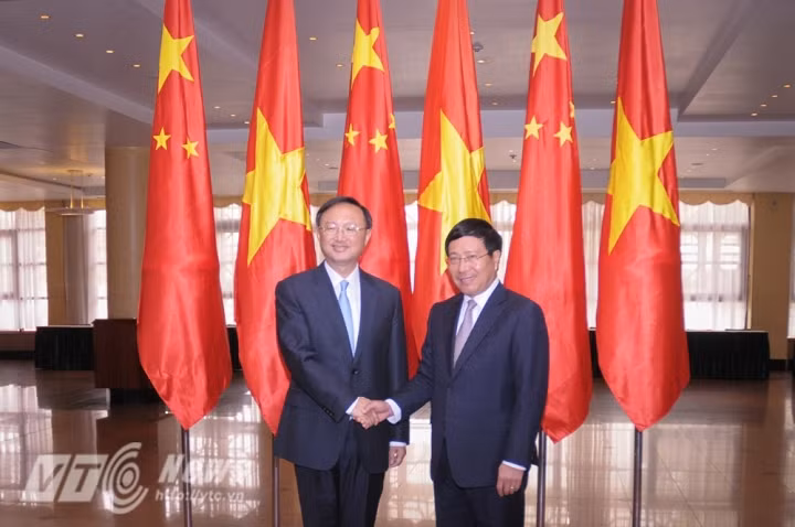 Phó Thủ tướng Phạm Bình Minh tiếp ông Dương Khiết Trì sáng 27-6.