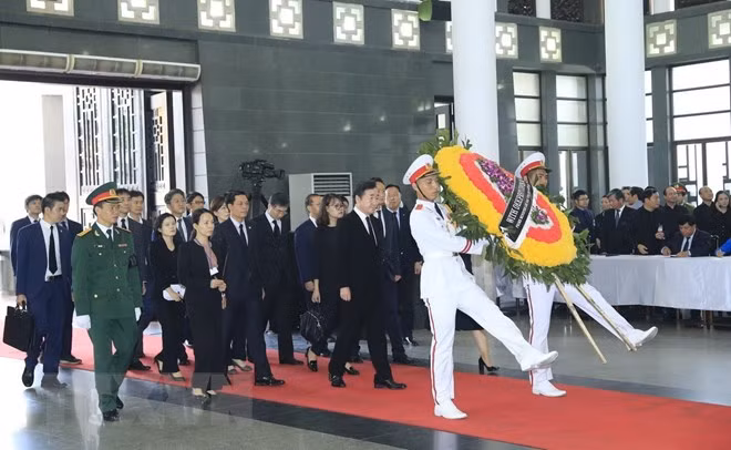  Thủ tướng Hàn Quốc Lee Nak-yeon viếng Chủ tịch nước Trần Đại Quang. (Nguồn: TTXVN)