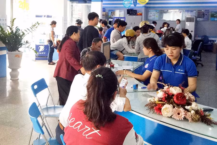 VinaPhone sẵn sàng chuyển mã mạng thuê bao di động 11 số sang 10 số. Ảnh: Ngọc Sang
