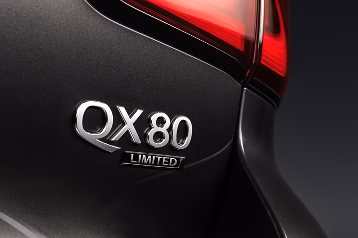  Xe có chiều dài 5,3m (hơn 17 feet) và có trọng lượng 2.785 kg; khiến nó trở thành một trong những chiếc xe nặng nhất, to nhất trên thị trường.